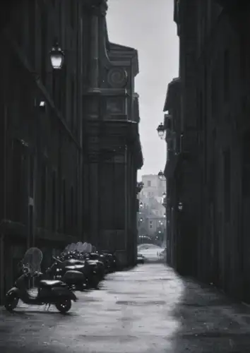 Monochrome #10 - Alley